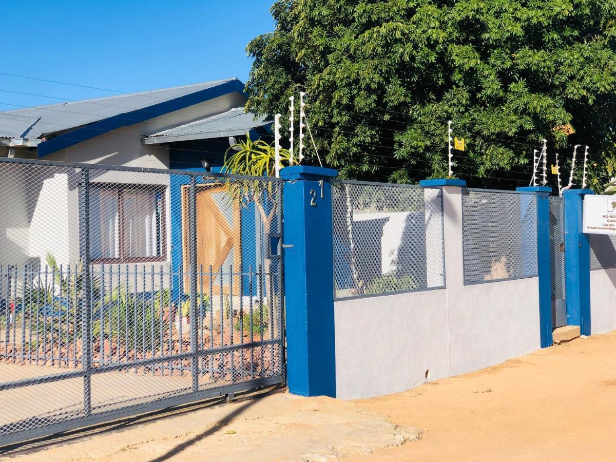 Mo-Nize Villa Guesthouse Otjiwarongo Exterior foto